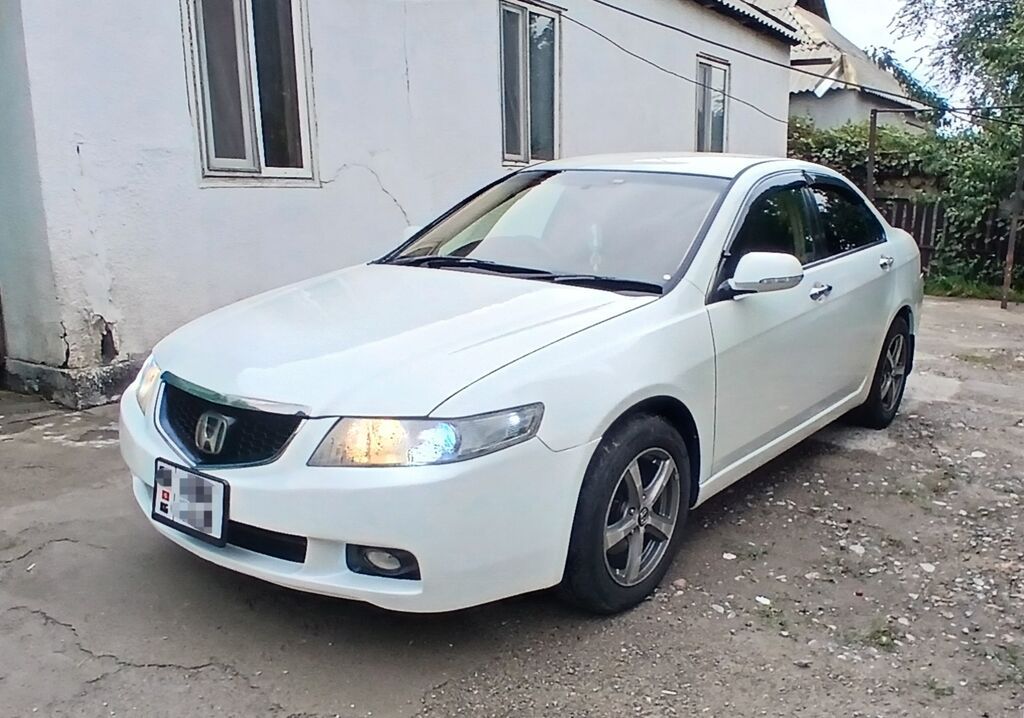 Honda Accord: 2004 г., 2 л, Автомат, Бензин, Седан: фото 2