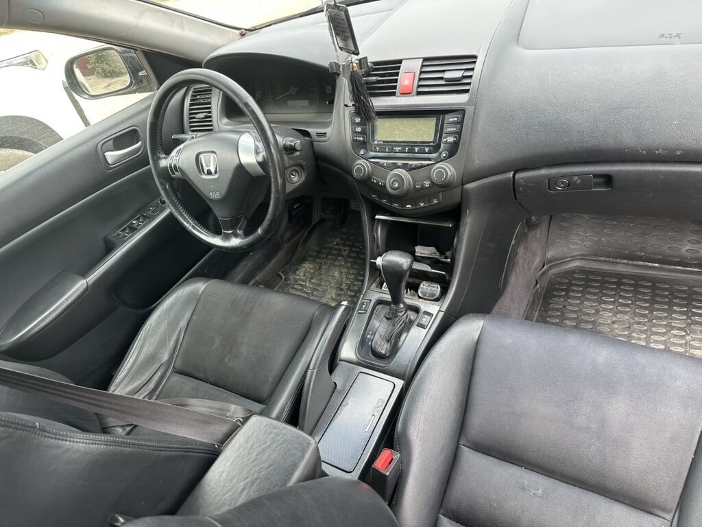Honda Accord: 2003 г., Автомат, Бензин, Седан: фото 3