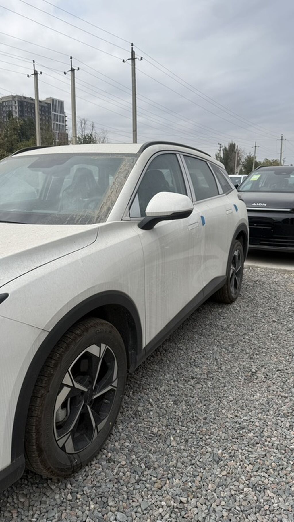 Электромобиль BEIJING (BAIC) – современный кроссовер белого цвета: фото 3