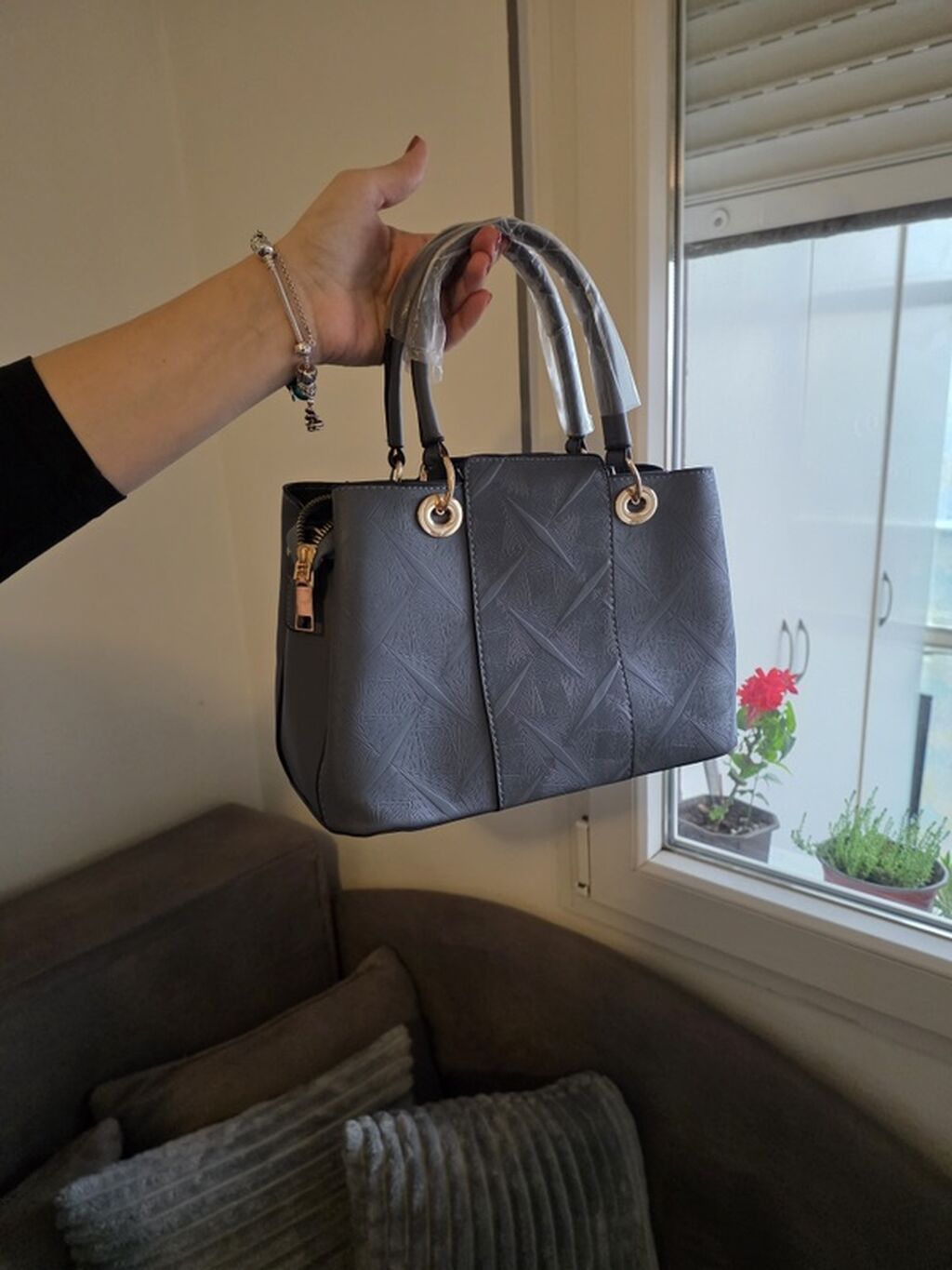 Torbe: Elegantna ženska torba – siva - Materijal: veštačka koža sa