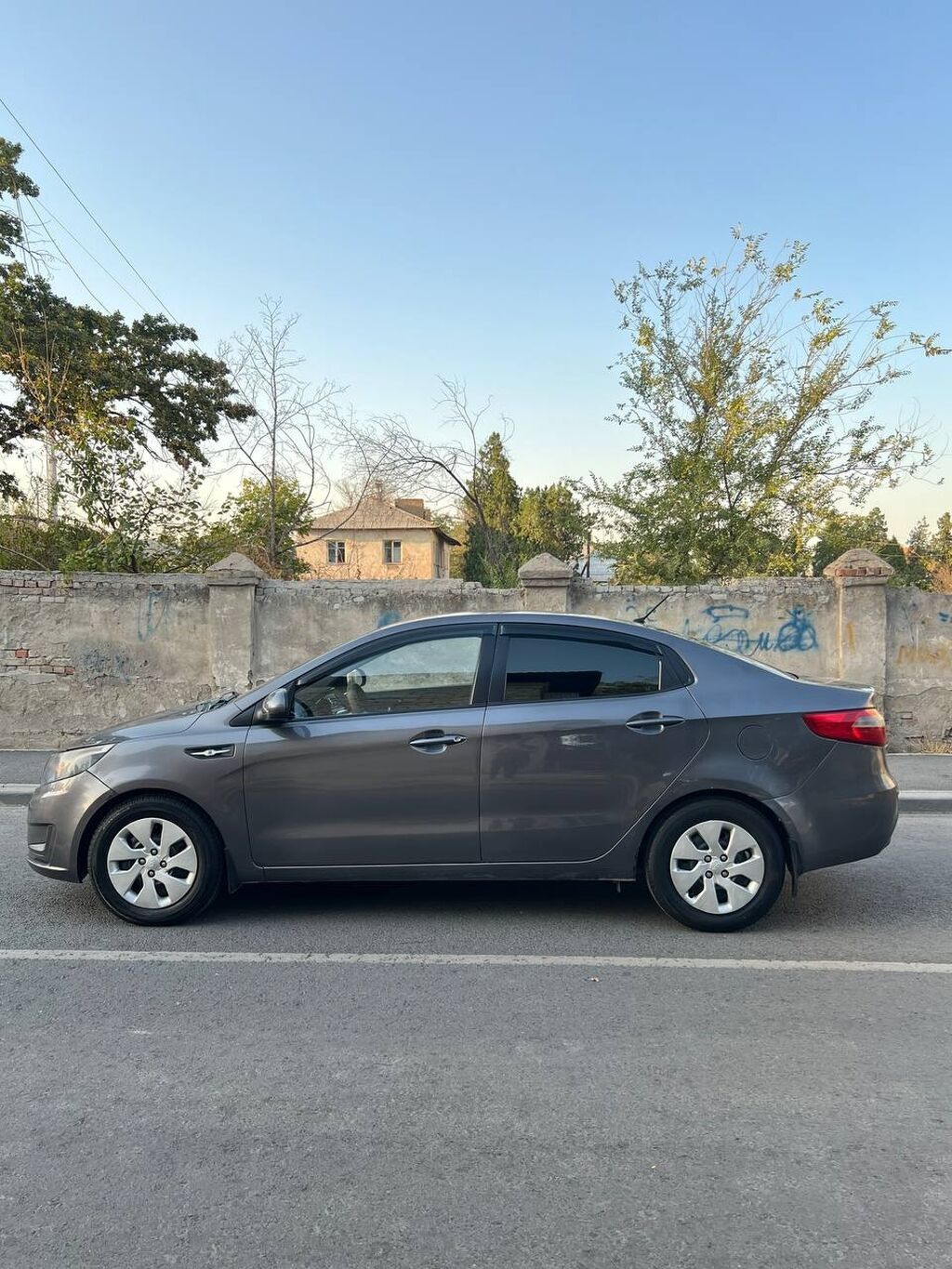 Kia Rio: 2013 г., 1.4 л, Автомат, Бензин, Седан: фото 3