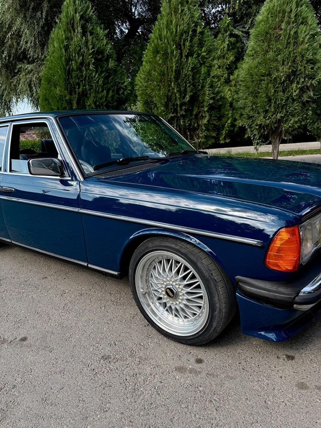 Mercedes-Benz W123: 1978 г., 3 л, Бензин, Седан: фото 2