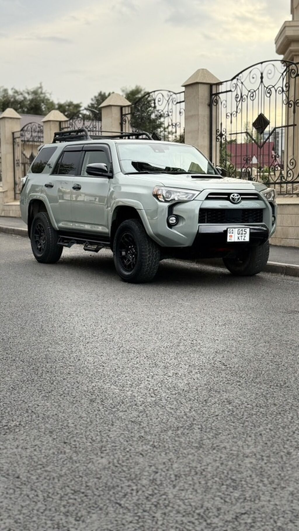 Toyota 4Runner: 2023 г., 4 л, Автомат, Бензин, Внедорожник: фото 4