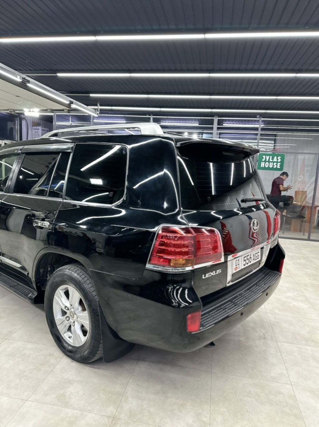 Lexus LX: 2010 г., 5.7 л, Автомат, Бензин, Внедорожник: фото 5