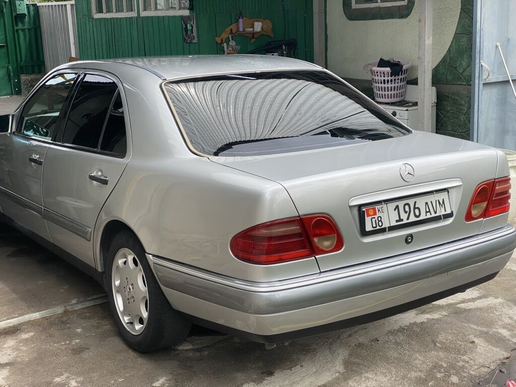 Mercedes-Benz E-Class: 1995 г., 3.2 л, Автомат, Бензин, Седан: фото 3