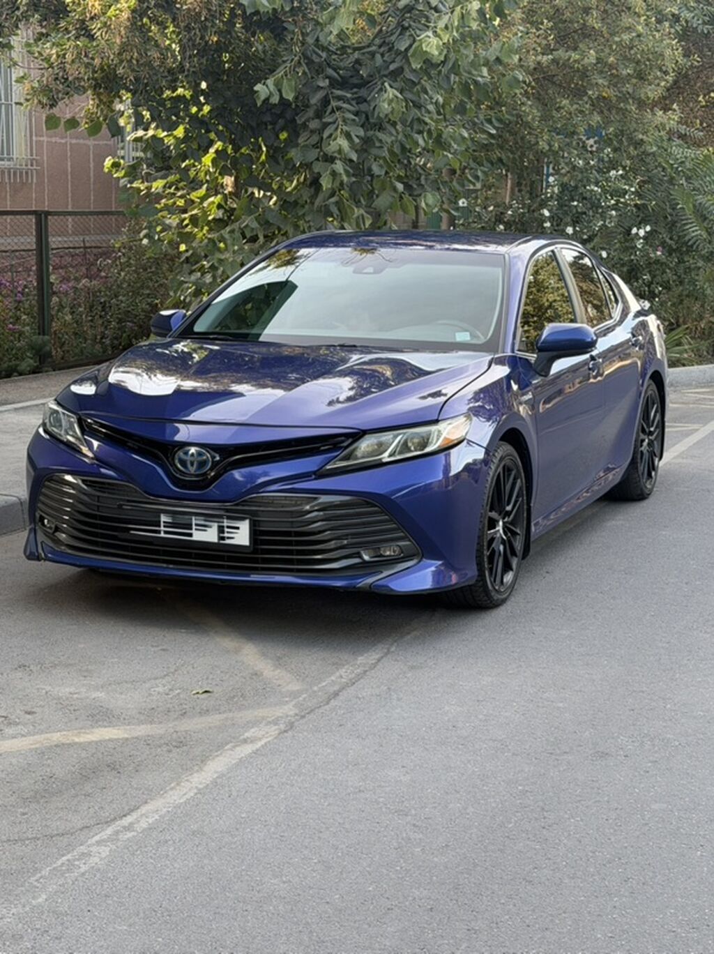 Toyota Camry: 2018 г., 2.5 л, Автомат, Гибрид, Седан: фото 1