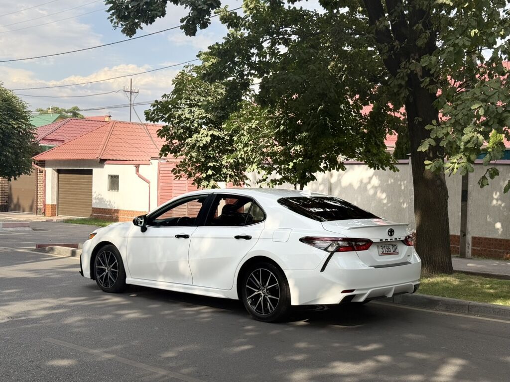 Toyota Camry: 2021 г., 2.5 л, Автомат, Бензин, Седан: фото 6