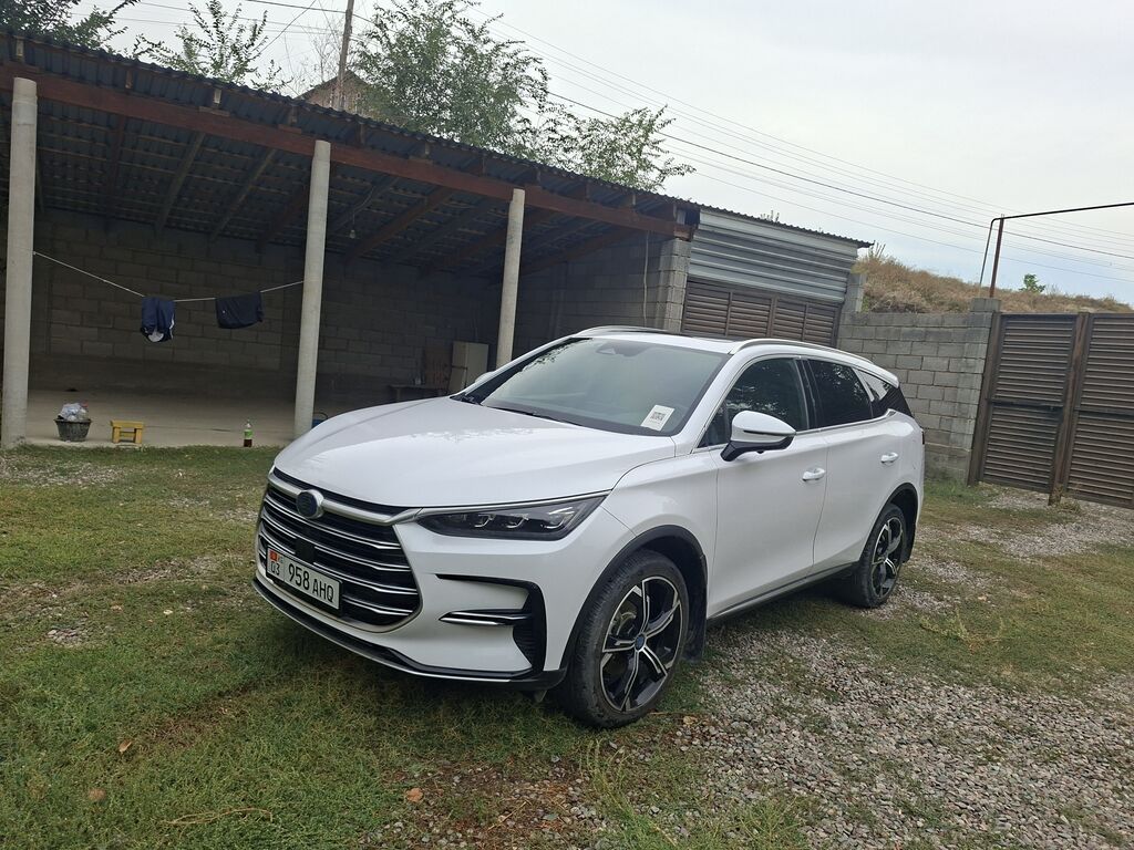 BYD Tang: 2022 г., 1.5 л, Автомат, Гибрид, Кроссовер: фото 8