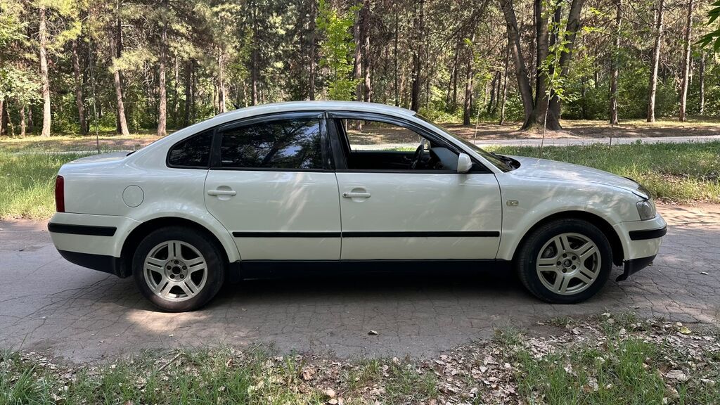 Volkswagen Passat: 2000 г., 1.8 л, Автомат, Бензин, Седан: фото 4