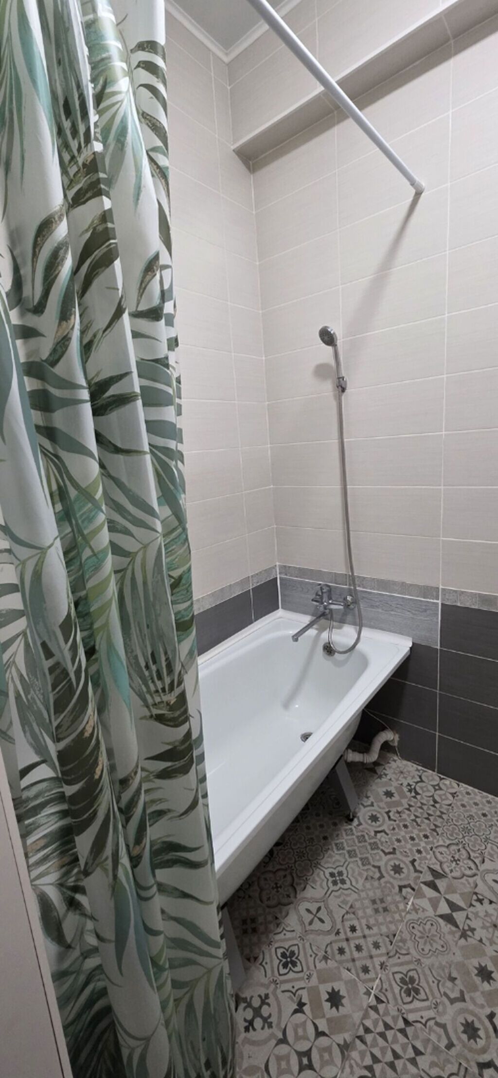 1 комната, 35 м², Восток-5 мкр 6 этаж, Дизайнерский ремонт: фото 1