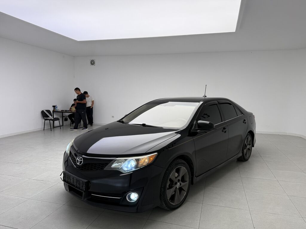 Toyota Camry: 2014 г., 2.5 л, Автомат, Бензин, Седан: фото 2