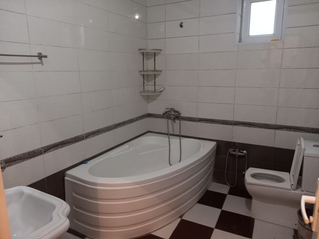 202 kv. m, 7 otaqlı, Telefon, Qaz, İşıq