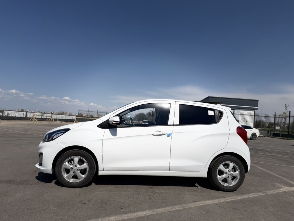 Chevrolet Spark: 2022 г., 1 л, Автомат, Бензин, Хэтчбэк: фото 7