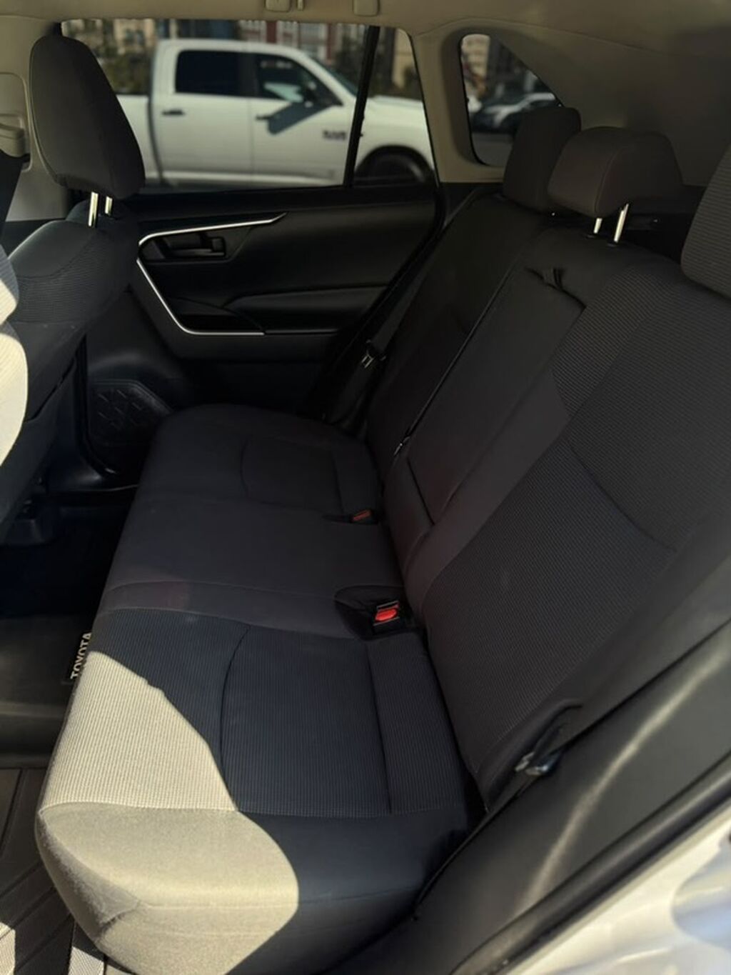 Toyota RAV4: 2019 г., 2.5 л, Автомат, Бензин, Кроссовер: фото 8