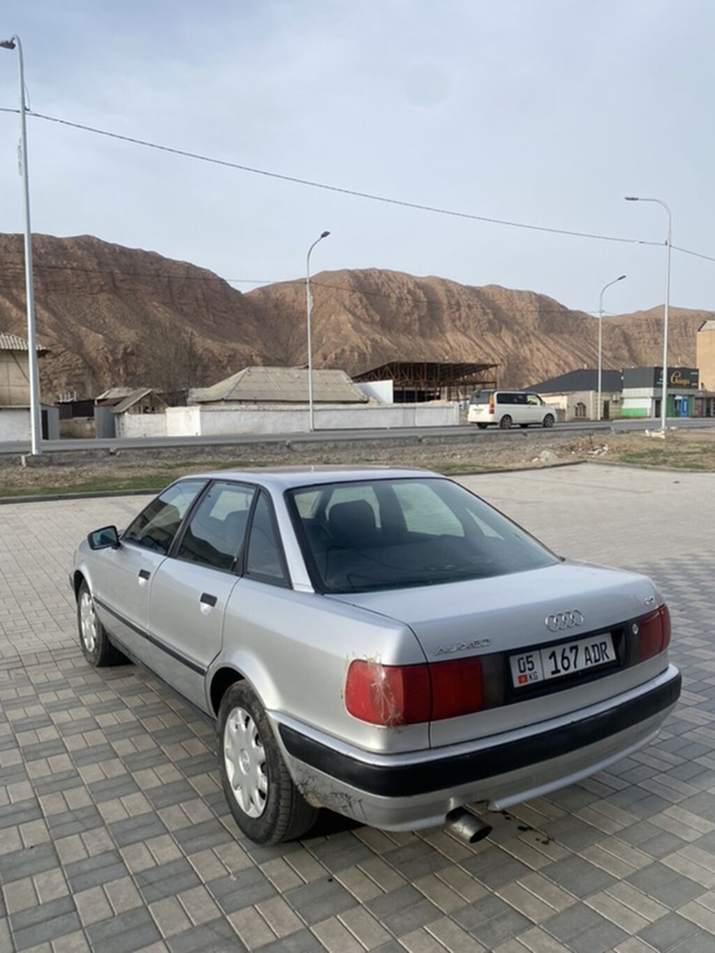 Audi 80: 1992 г., 2 л, Механика, Бензин, Седан: фото 7