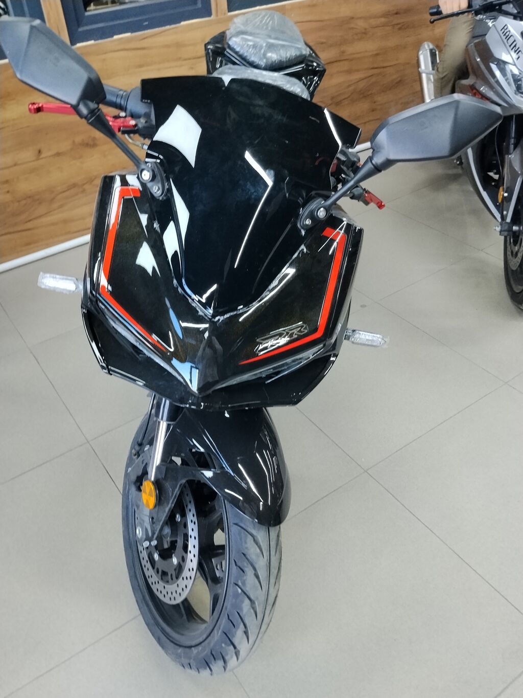 Спортивный мотоцикл Tulpar 168R (надпись на обтекателе) в черном цвете: фото 2