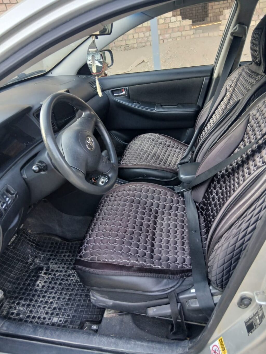 Toyota Allex: 2004 г., 1.6 л, Автомат, Бензин, Хэтчбэк: фото 6
