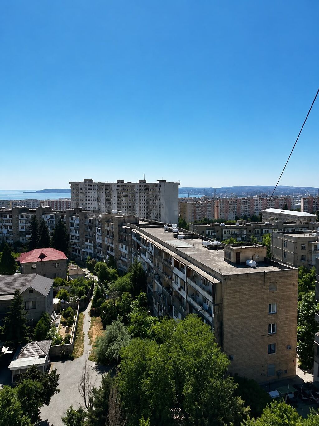 Təsvir: - Mənzil Gunesli Neapol kruqu yaxinliqda yerlesir. Ev9/9