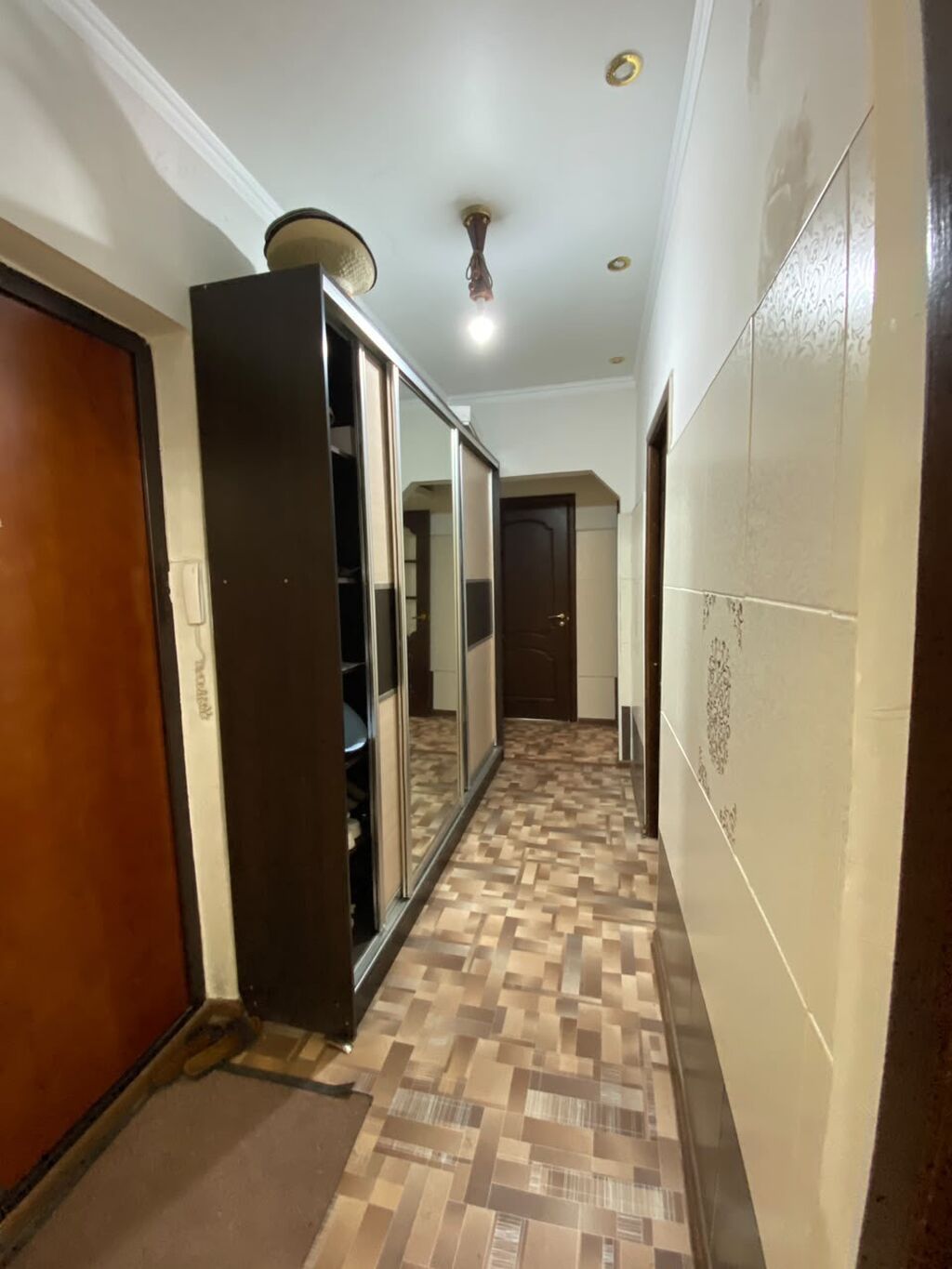 2 комнаты, 52 м², 7 мкр 105 серия, 3 этаж, Старый ремонт: фото 4