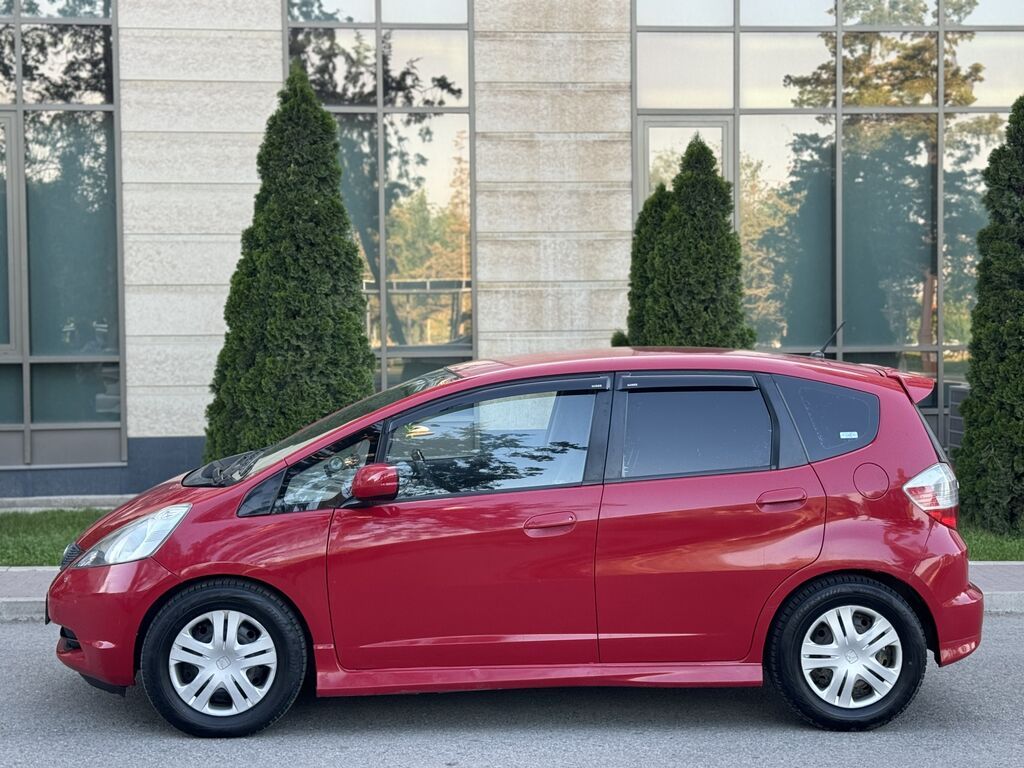 Honda Fit: 2009 г., 1.5 л, Автомат, Бензин, Хэтчбэк: фото 5