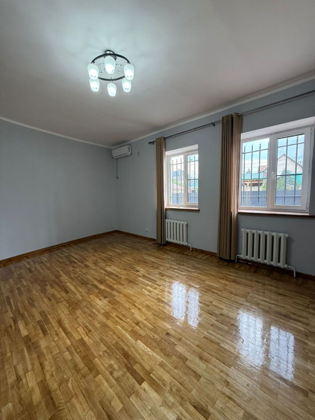 300 м², 8 комнат, Балкон застеклен, Видеонаблюдение, Евроремонт