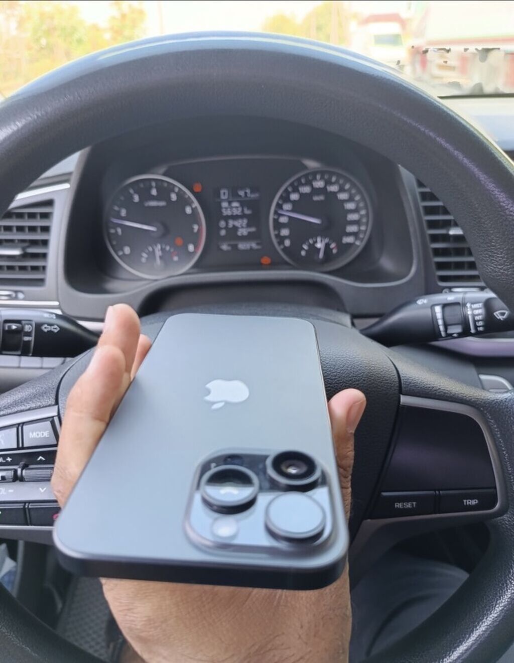 Продам iPhone 15 Pro Max, Space Black: фото 3