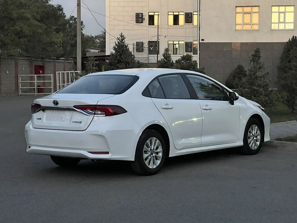 Toyota Corolla: 2022 г., 1.8 л, Вариатор, Гибрид, Седан: фото 6
