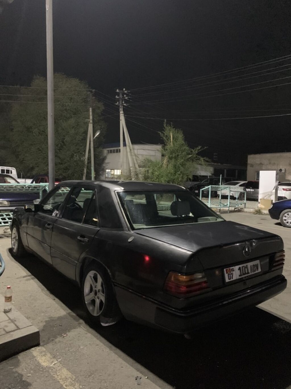 Mercedes-Benz W124: 1991 г., 2.3 л, Механика, Бензин, Седан: фото 4