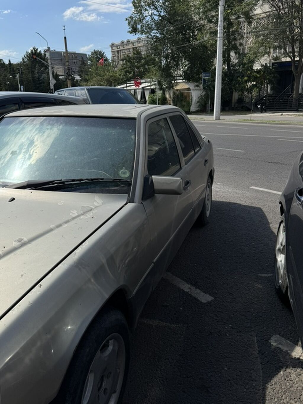 Mercedes-Benz W124: 1987 г., 2.3 л, Механика, Бензин, Седан: фото 3