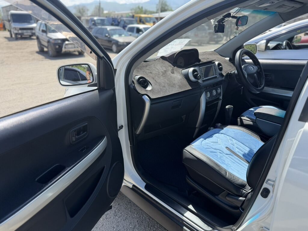 Toyota Ist: 2002 г., 1.5 л, Автомат, Бензин, Хэтчбэк: фото 7