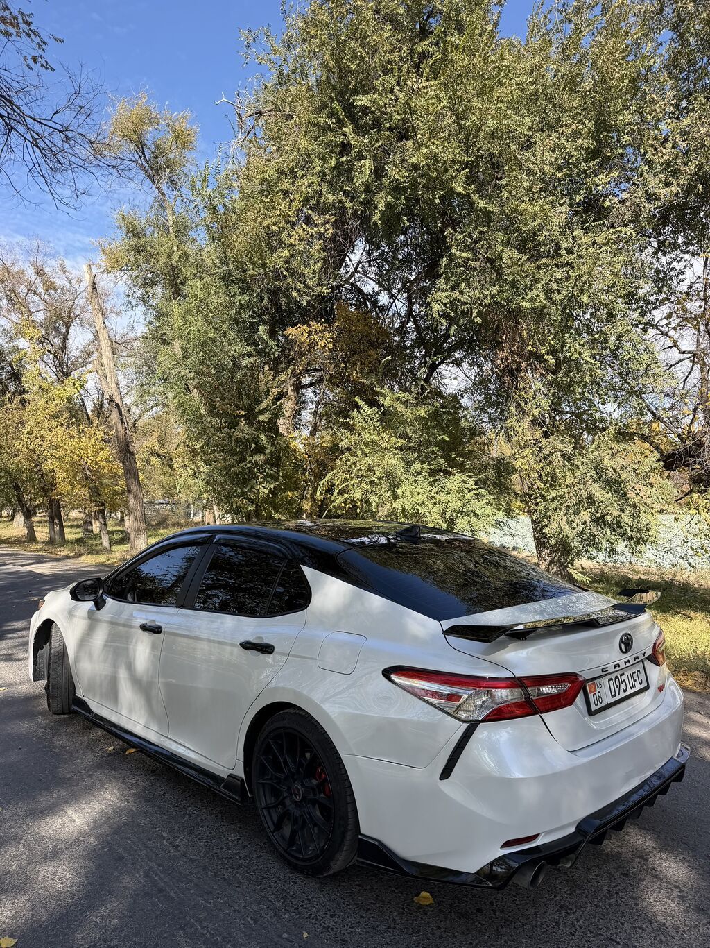 Toyota Camry: 2020 г., 3.5 л, Автомат, Бензин, Седан: фото 3