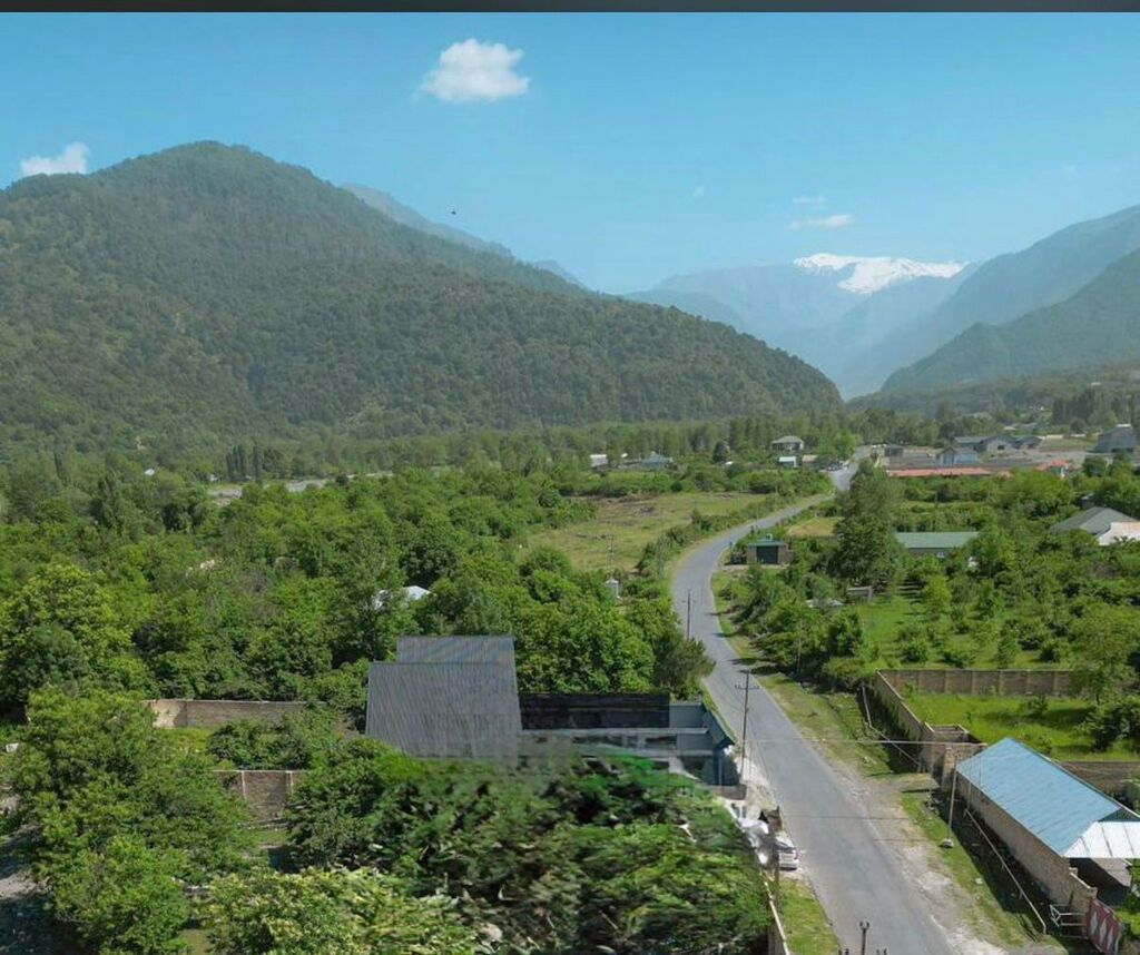 300 kv. m, 4 otaqlı, İnternet, İşıq, Kanalizasiya