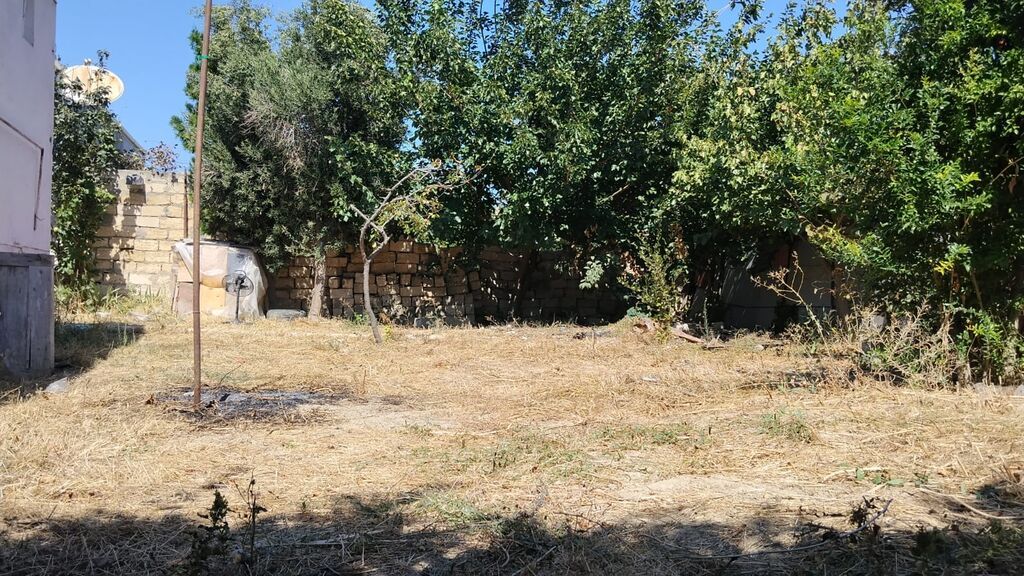 3 otaqlı, 110 kv. m, Təmirsiz