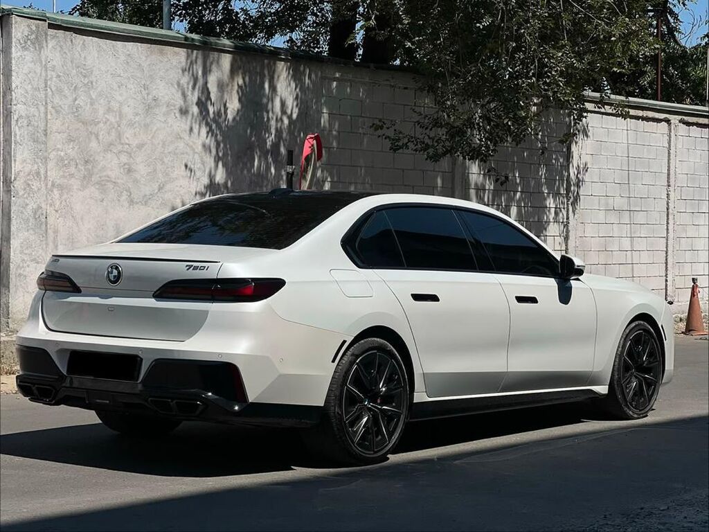 BMW 7 series: 2024 г., 4.4 л, Автомат, Бензин, Седан: фото 7