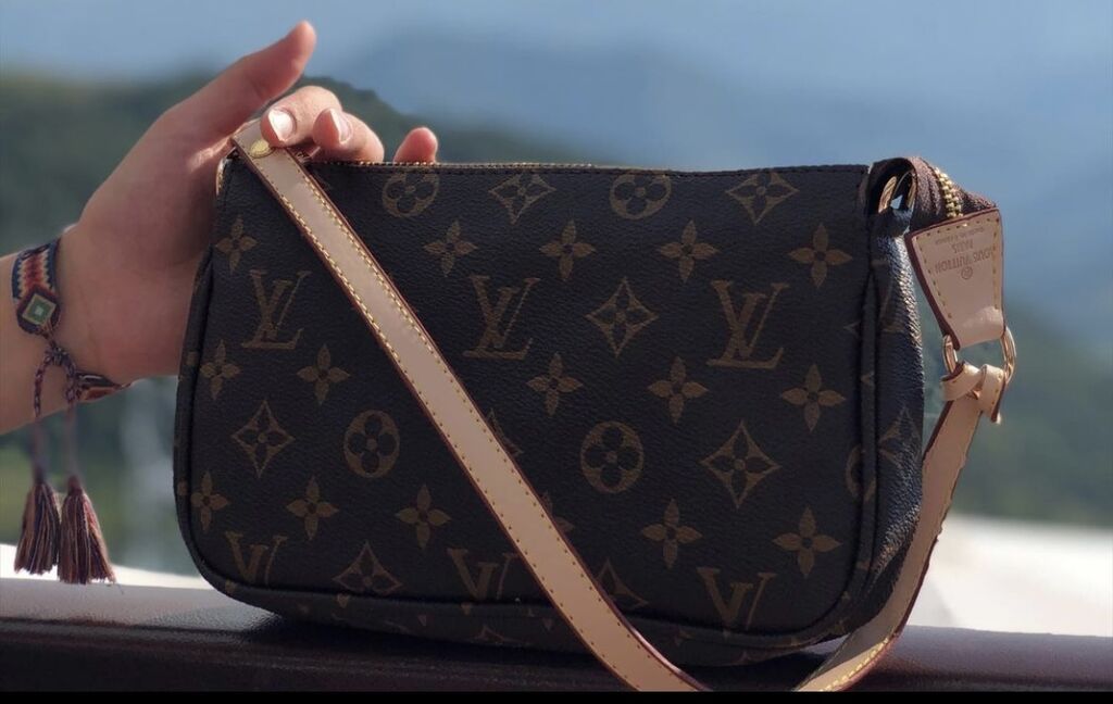 Louis Vuitton torba-tasna, Kragujevac 