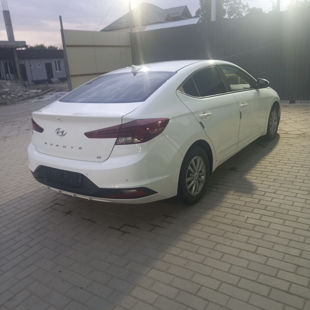 Hyundai Avante: 2019 г., 1.6 л, Автомат, Бензин, Седан: фото 3