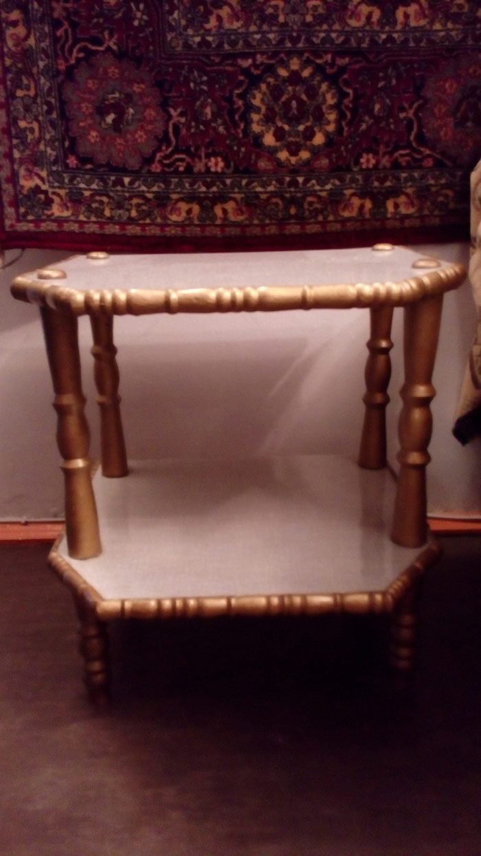 Тумбы: Тумба под телефон. Размер (ДxШxВ): 48x41x52 см. Цена 300 сом. на lalafo.kg Тумба под телефон. Размер (ДxШxВ): 48x41x52 см. Цена 300 сом. в Бишкек