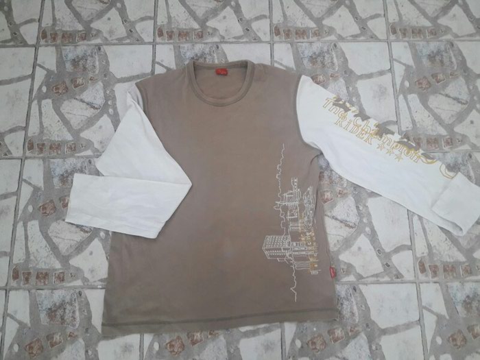 Muški Duksevi: Esprit muska bluza....M/L velicina....550 dinara na lalafo.rs Esprit muska bluza....M/L velicina....550 dinara - Novi Pazar