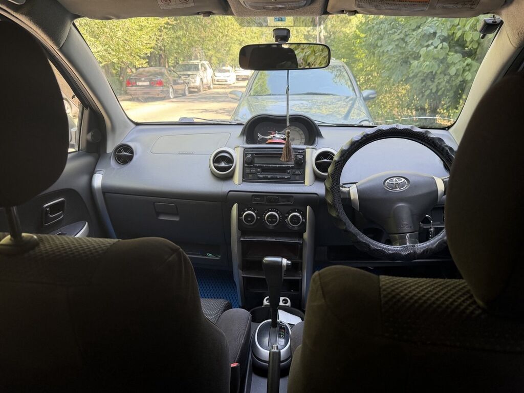 Toyota Ist 2003 г., хэтчбэк: фото 7