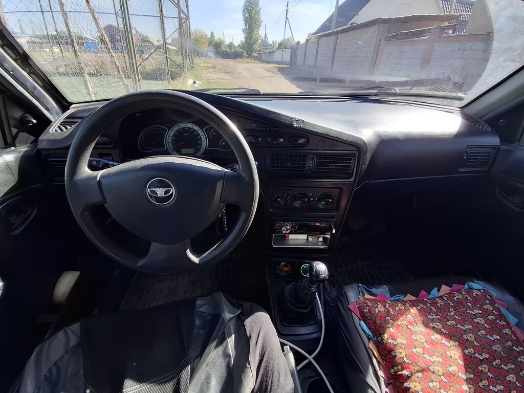 Daewoo Nexia: 2009 г., 1.5 л, Механика, Бензин, Седан: фото 4