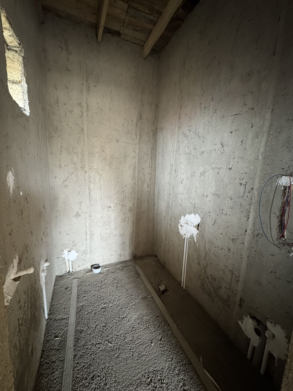 6 otaqlı, 220 kv. m
