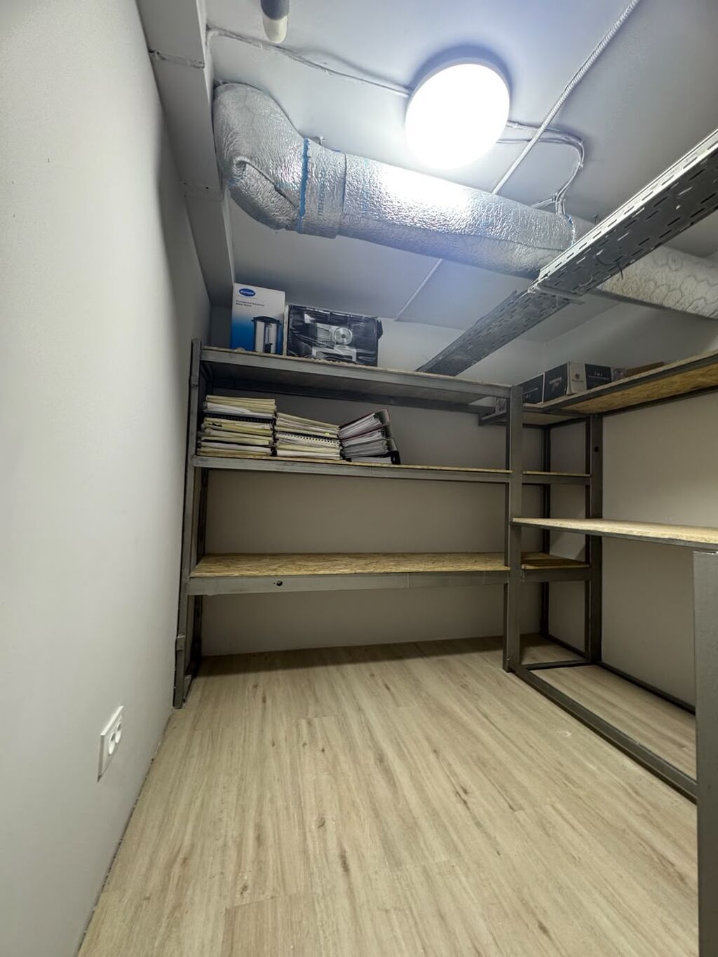 Аренда офисов, 13 м², В жилом комплексе, С отдельным входом, С отдельным сан узлом — фото 4