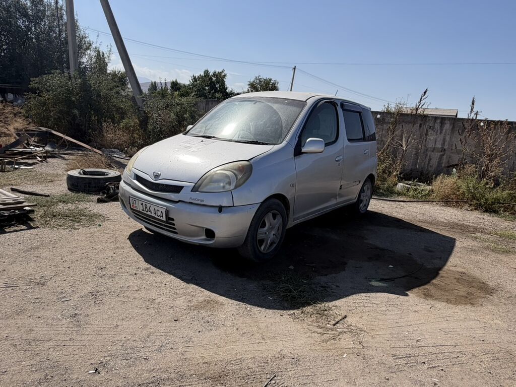 Toyota Funcargo: 2003 г., 1.3 л, Бензин: фото 1