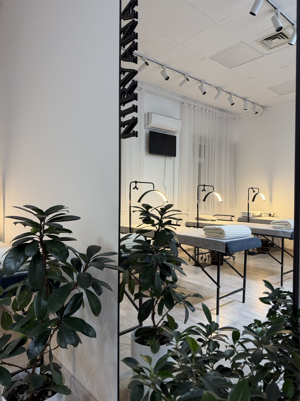 Аренда кабинетов в салонах красоты, 20 м², Для бровиста, Для визажиста, Для лешмейкера: фото 2
