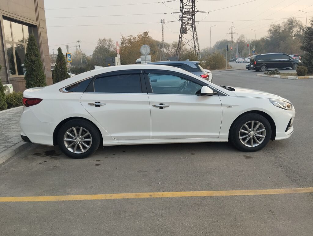 Hyundai Sonata: 2018 г., 2 л, Автомат, Газ, Седан: фото 2