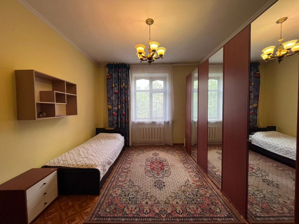 3 комнаты, 72 м², Золотой квадрат Сталинка, 2 этаж, Косметический ремонт: фото 3