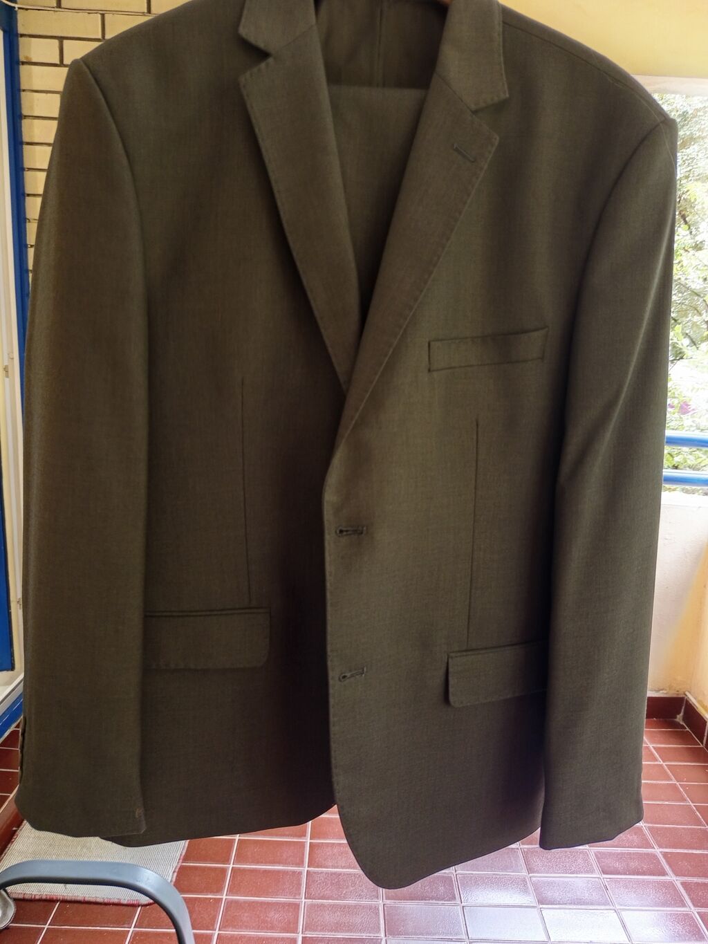 Odela: Kostim bоја - Maslinasto zelena