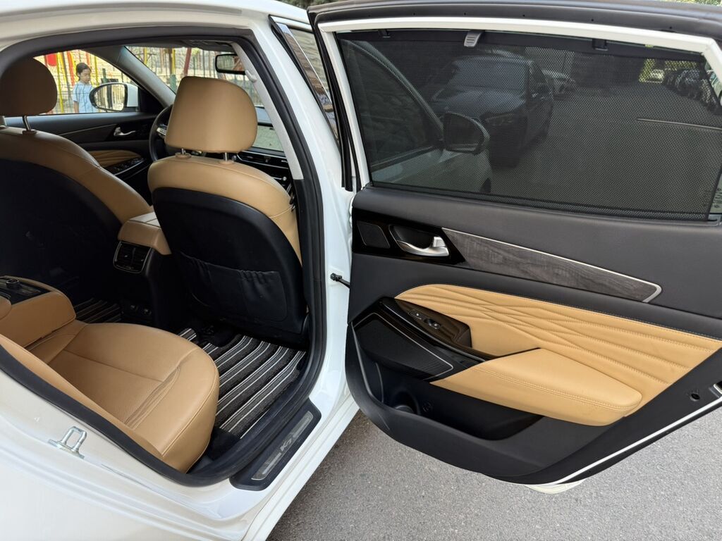 Kia Cadenza: 2021 г., 2.4 л, Автомат, Гибрид, Седан: фото 5