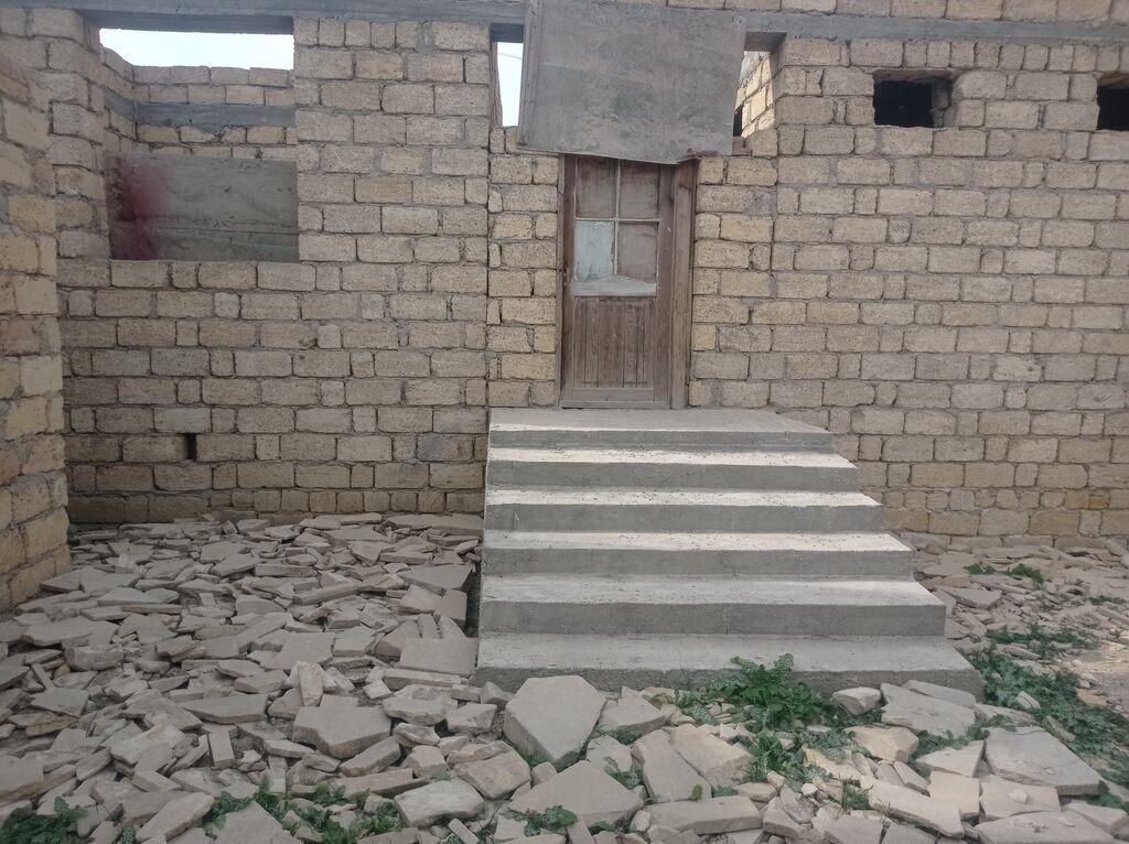 4 otaqlı, 130 kv. m, Kredit yoxdur, Təmirsiz