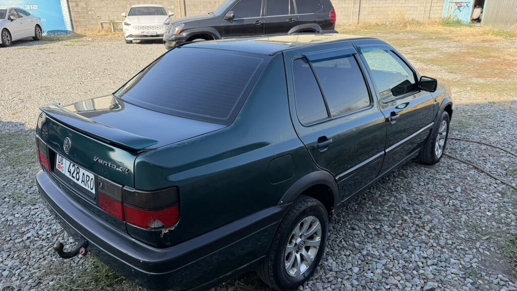 Volkswagen Vento: 1998 г., 1.8 л, Механика, Бензин, Седан: фото 3
